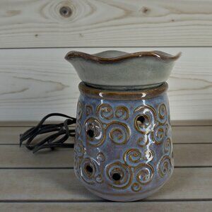 SCENTSY -- Ceramic Wax Warmer, Patterned, Round, Plug-In, Blue/Gray Color